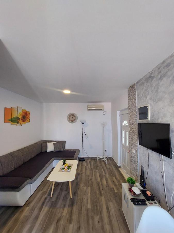 Apartments Marina 尤塔哈 外观 照片